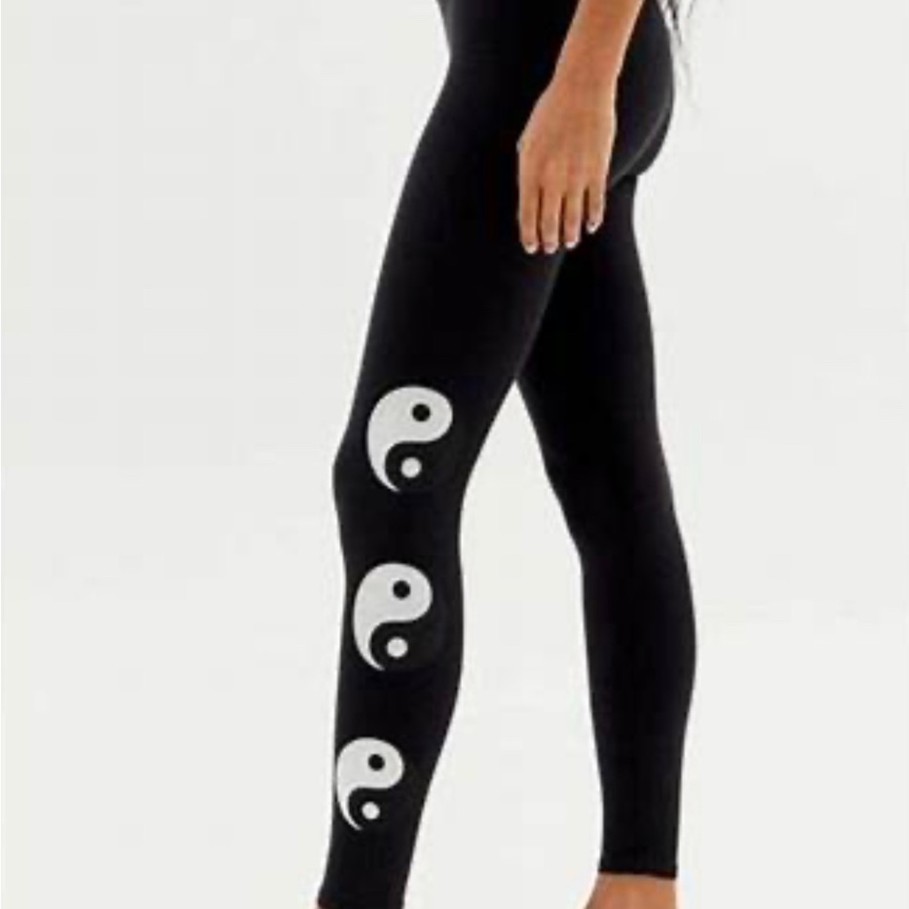 Electric and Rose Ying Yang black leggings nwt size s